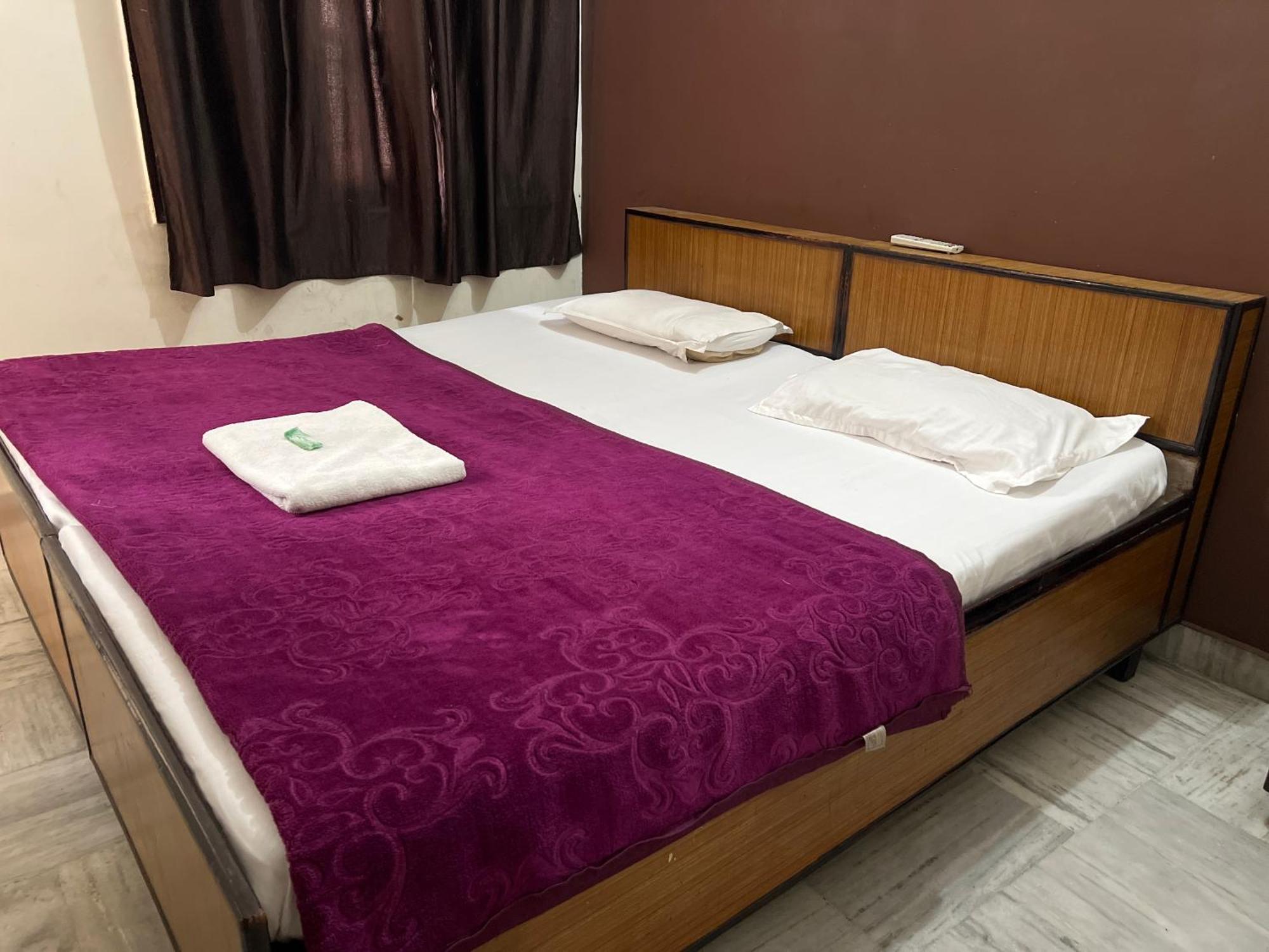 Raja Guest House -- Jalandhar Railway Station -- For Family, Couples, Travellers المظهر الخارجي الصورة
