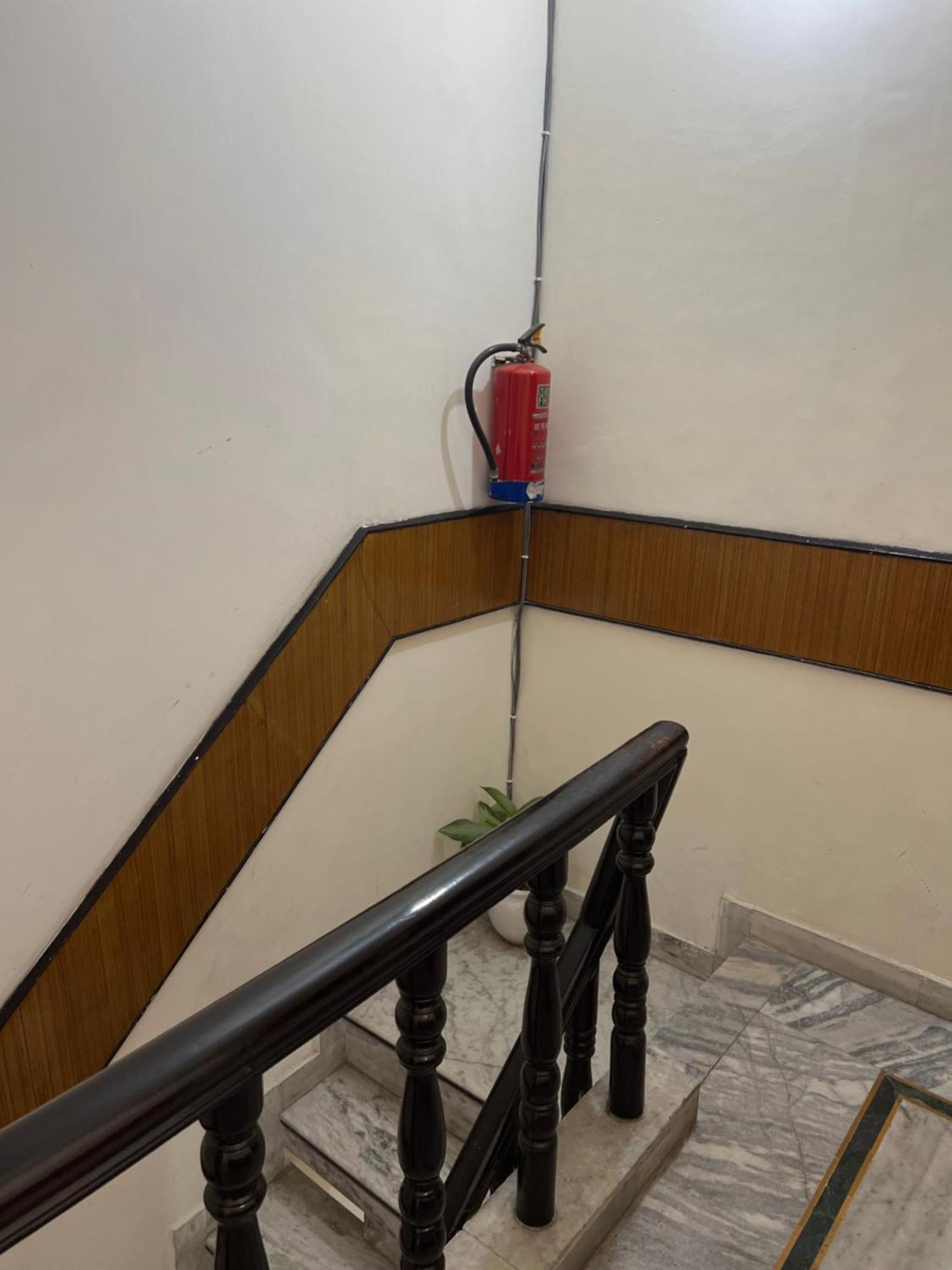 Raja Guest House -- Jalandhar Railway Station -- For Family, Couples, Travellers المظهر الخارجي الصورة