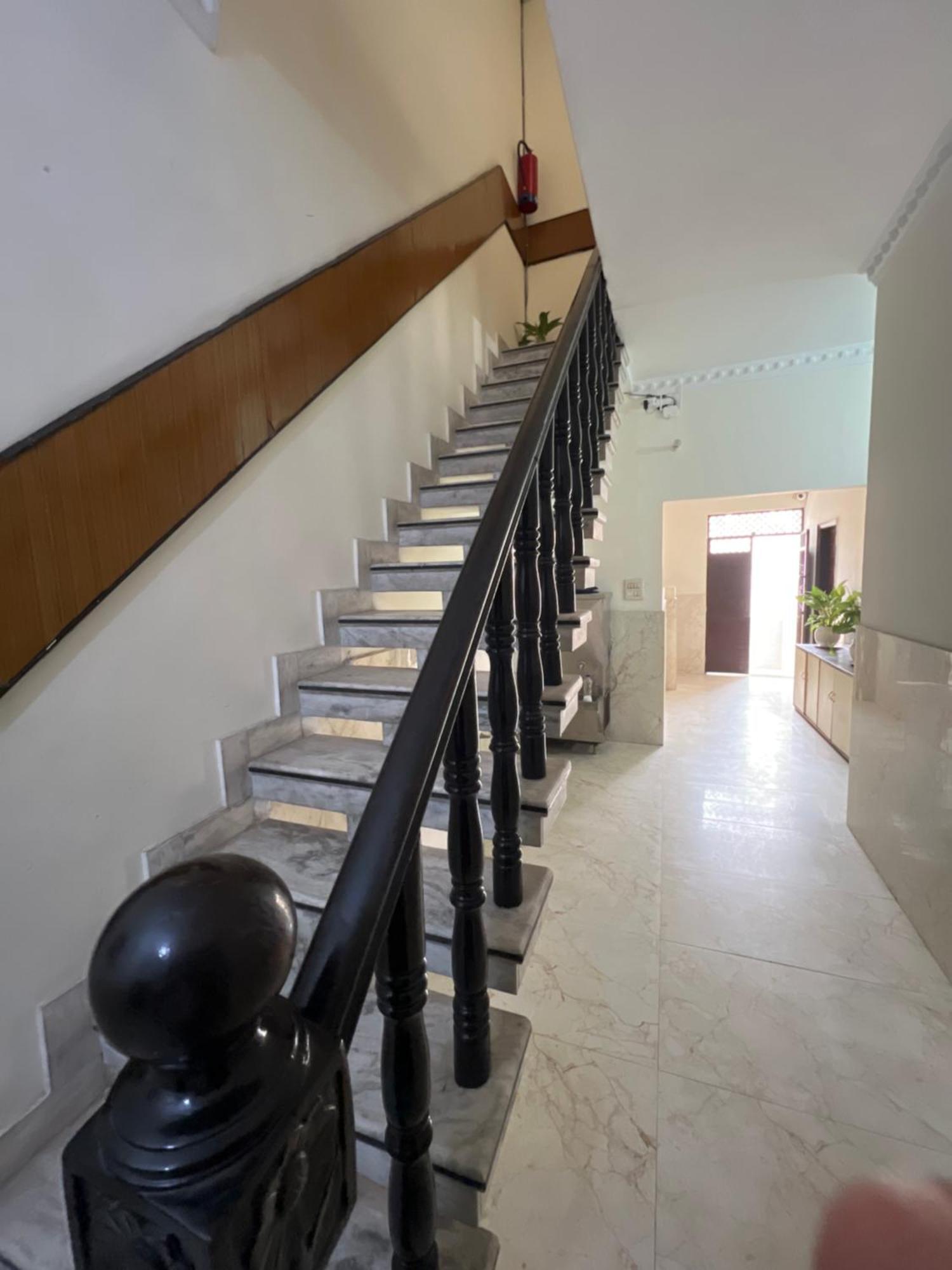 Raja Guest House -- Jalandhar Railway Station -- For Family, Couples, Travellers المظهر الخارجي الصورة